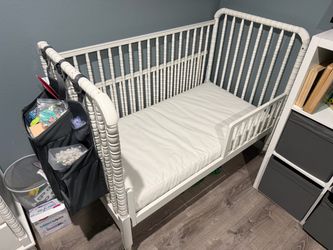 Jenny Lind Convertible Crib w/ Mattress ($300 OBO)