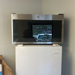 GE PROFILE MICROWAVE 30”