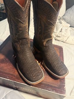 Square toe boots