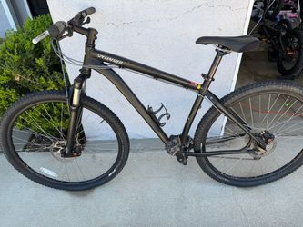 Specialized Hardrock Sport 29 Mountain Bike – 19” Frame