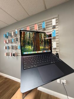 2025 13” MacBook Air 16GB RAM 256GB