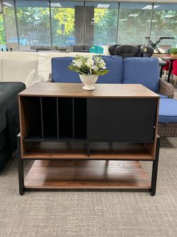 FITUEYES Design Record Player Stand With Vinyl Storage, Entertainment Center Up To 120 Albums, Large Record Player Cabinet With Charging Station, Reco