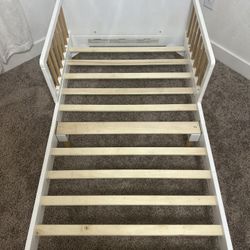 Toddler Crib/Mattress 