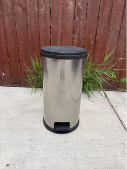 30L Stainless Steel Step Trash Can with Lid