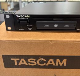 TASCAM SS-CDR250N SOLID STATE /CD RECORDER