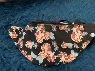 Black floral fanny pack