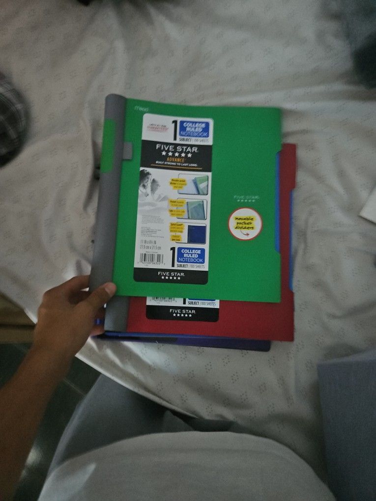 FIVE STAR hybrid binder and college ruled notebooks with 150 sheets of paper