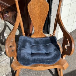 Vintage wooden rocking chair with cushion(address in description)  👇delivery 🚚 available within 15 miles with extra $45 delivery fees,No free delive