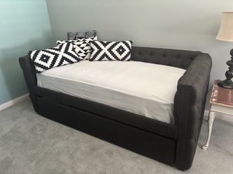 Day bed couch sofa with trundle bed
