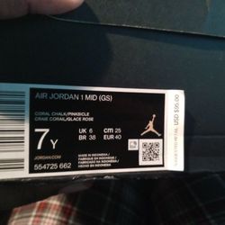 Air Jordan 1 MID 