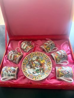 Chinese Porcelain Tea Cup and Saucer Set