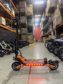 Dual-motor high-speed electric scooter
