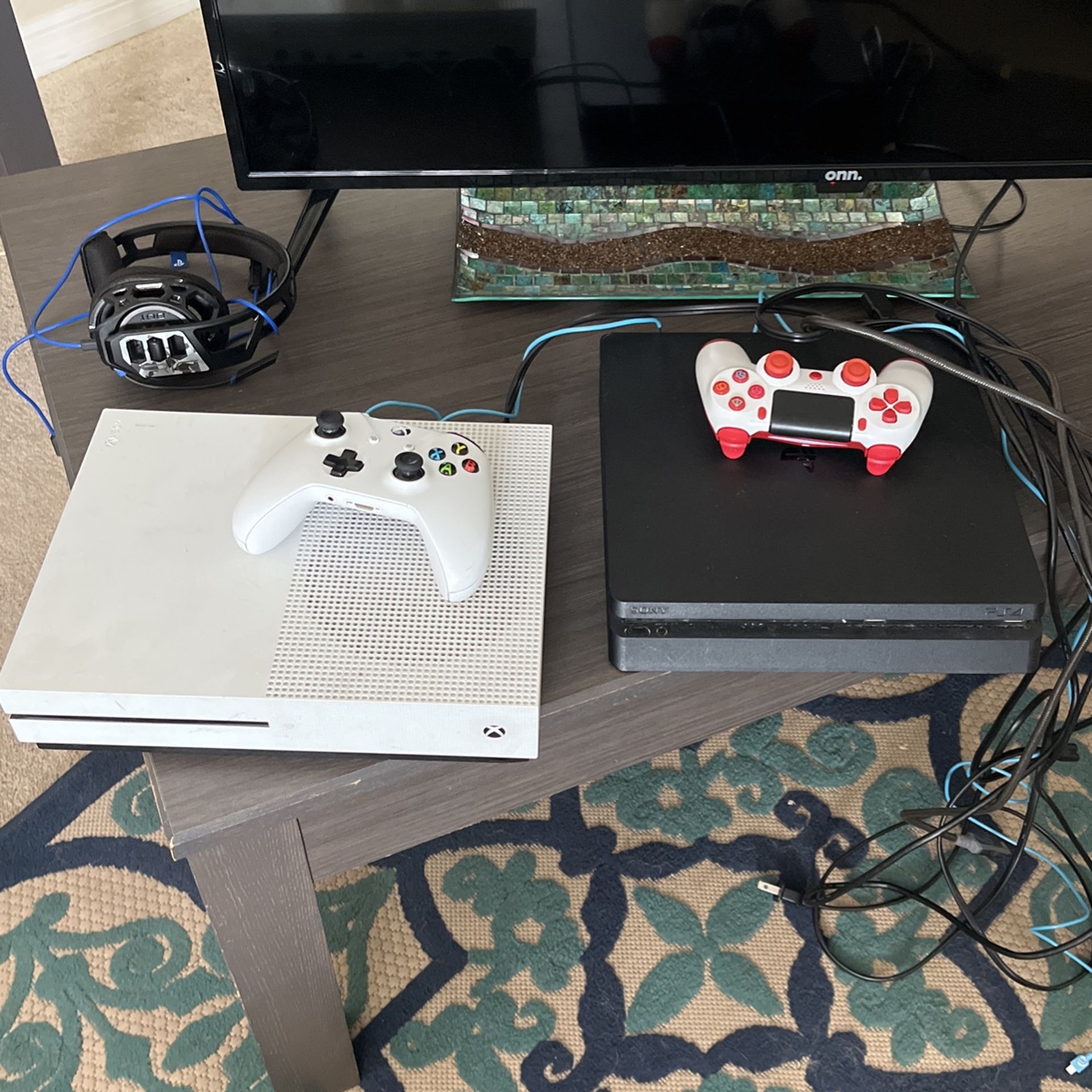 PS4 And XBOX 1