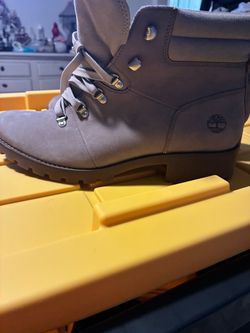 Timberland woman’s light beige boots size 11