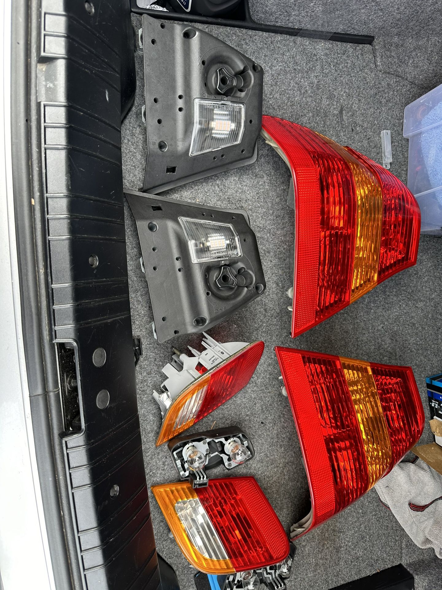 BMW E46 325i STOCK TAIL LIGHTS W/ BULBS FOR SALE OR TRADE