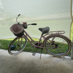 Ladies pink Huffy Bike 