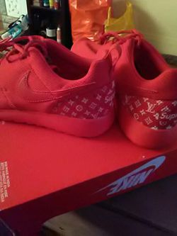 Louis Vuitton X supreme triple red nike roshe for Sale in Berkeley