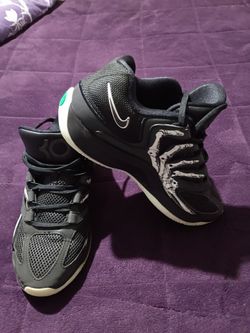 Tenis  negros edición limitada size 9