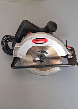 Drill Master 7 1/4" Corded
Circular Saw