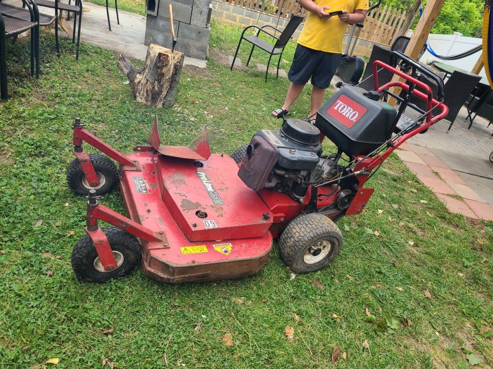 Toro lawn tractor