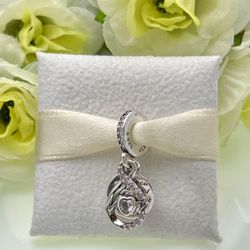 Adorable Charm 925 silver for Pandora moments bracelet.