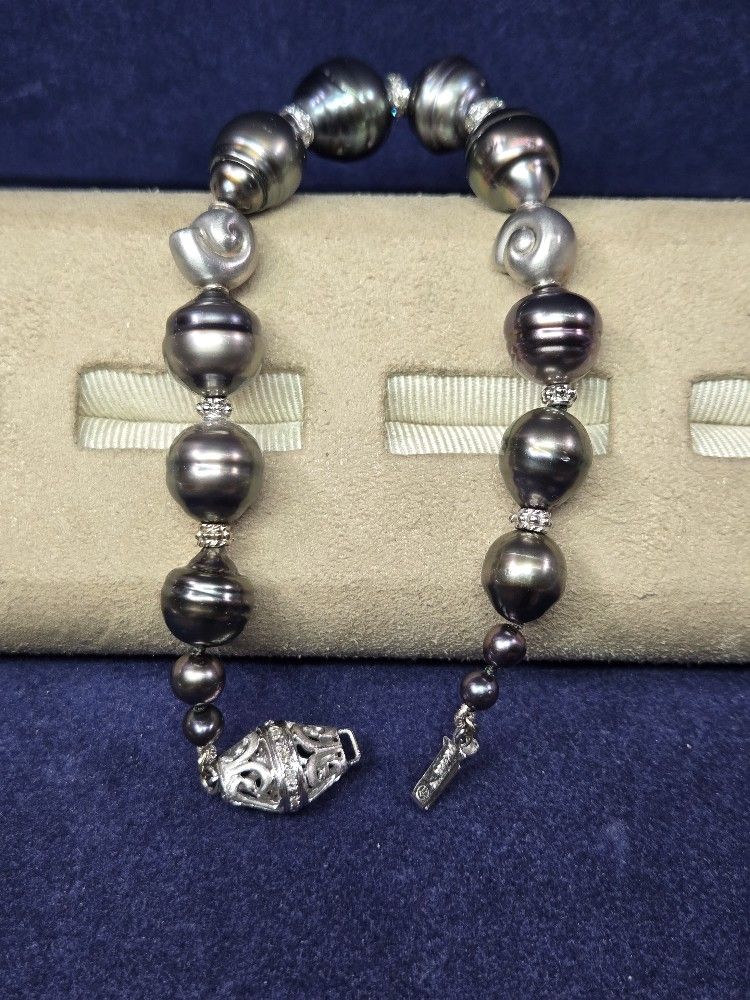 14k White Gold Lady's Diamond &Tahitian Pearl Bracelet 