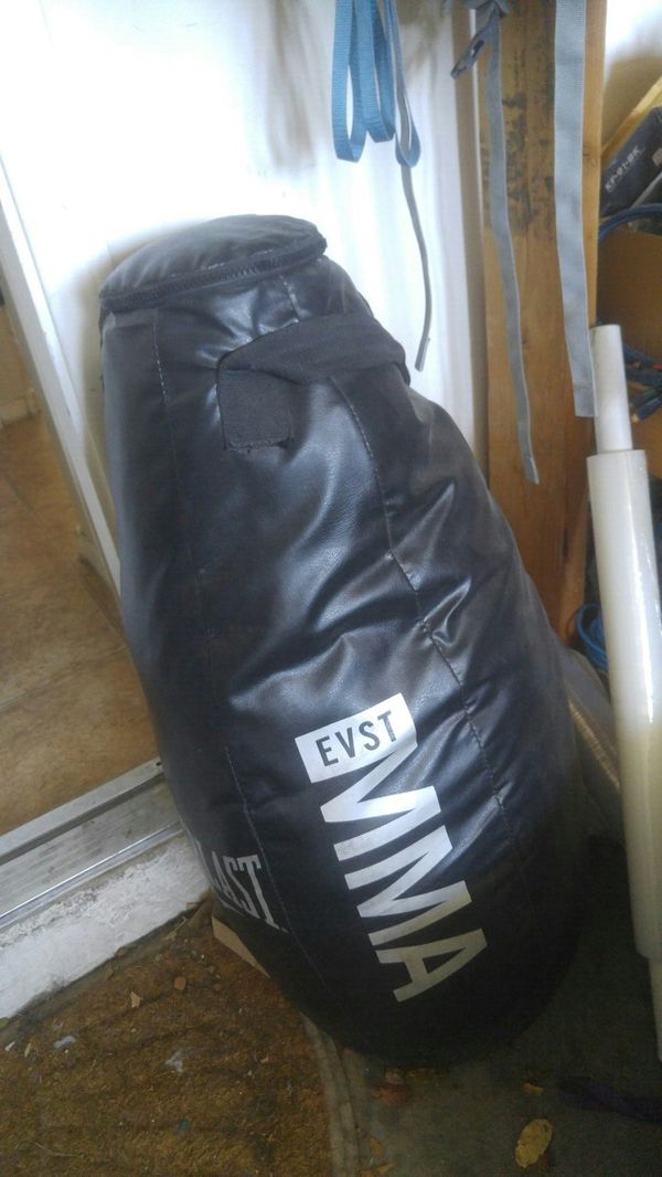 Everlast Evst Mma Muah Thai Tear Drop Punching Bag For In Las Vegas Nv Offerup