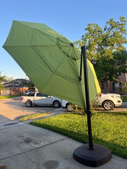 Umbrella ( 13 feet)