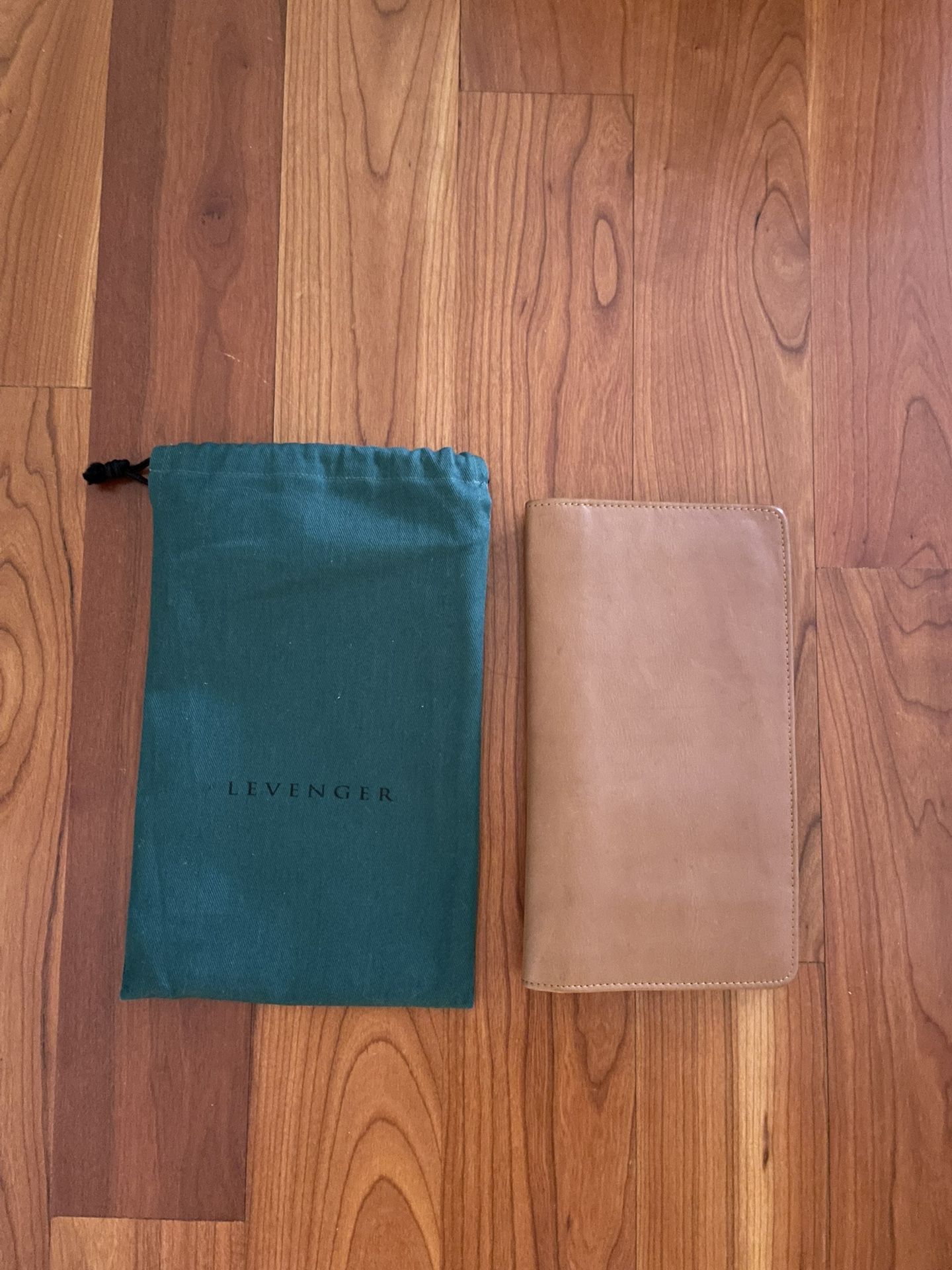 Levenger leather business card folio