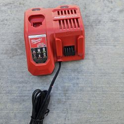 Milwaukee Rapid Charger M12 And M18