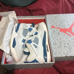 Jordan 4 ( Military Blue) Size 11