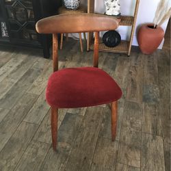 Mid Century Modern Scandinavian Dining Chairs. 