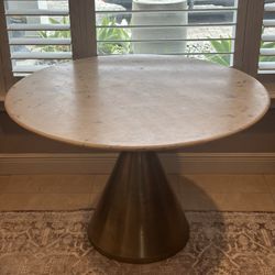 West Elm Silhouette Pedestal Marble Round Dining Table 44”