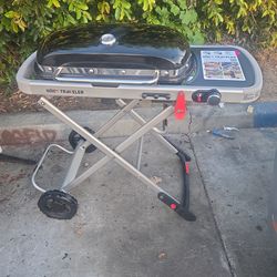 Weber traveler BBQ grill