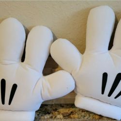 Disneyland Plush Mickey Gloves 