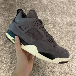 Jordan 4 A Ma Maniere Violet Ore size 10.5 Mens