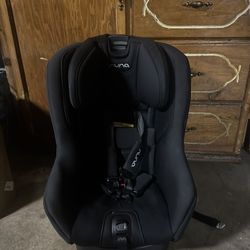 Nuna RAVA Convertible Car Seat (Excellent Condition)
