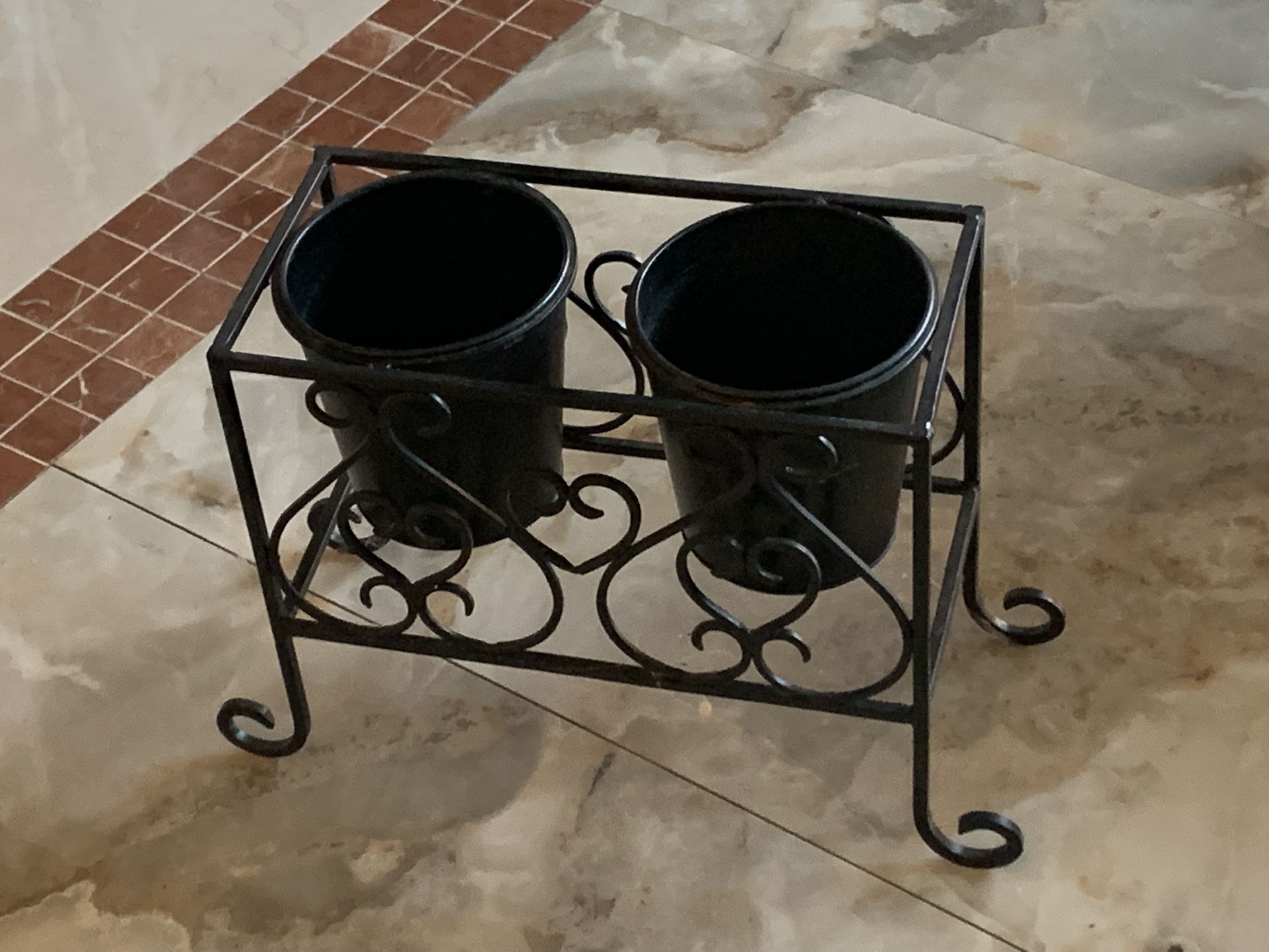 Metal Plant Holder