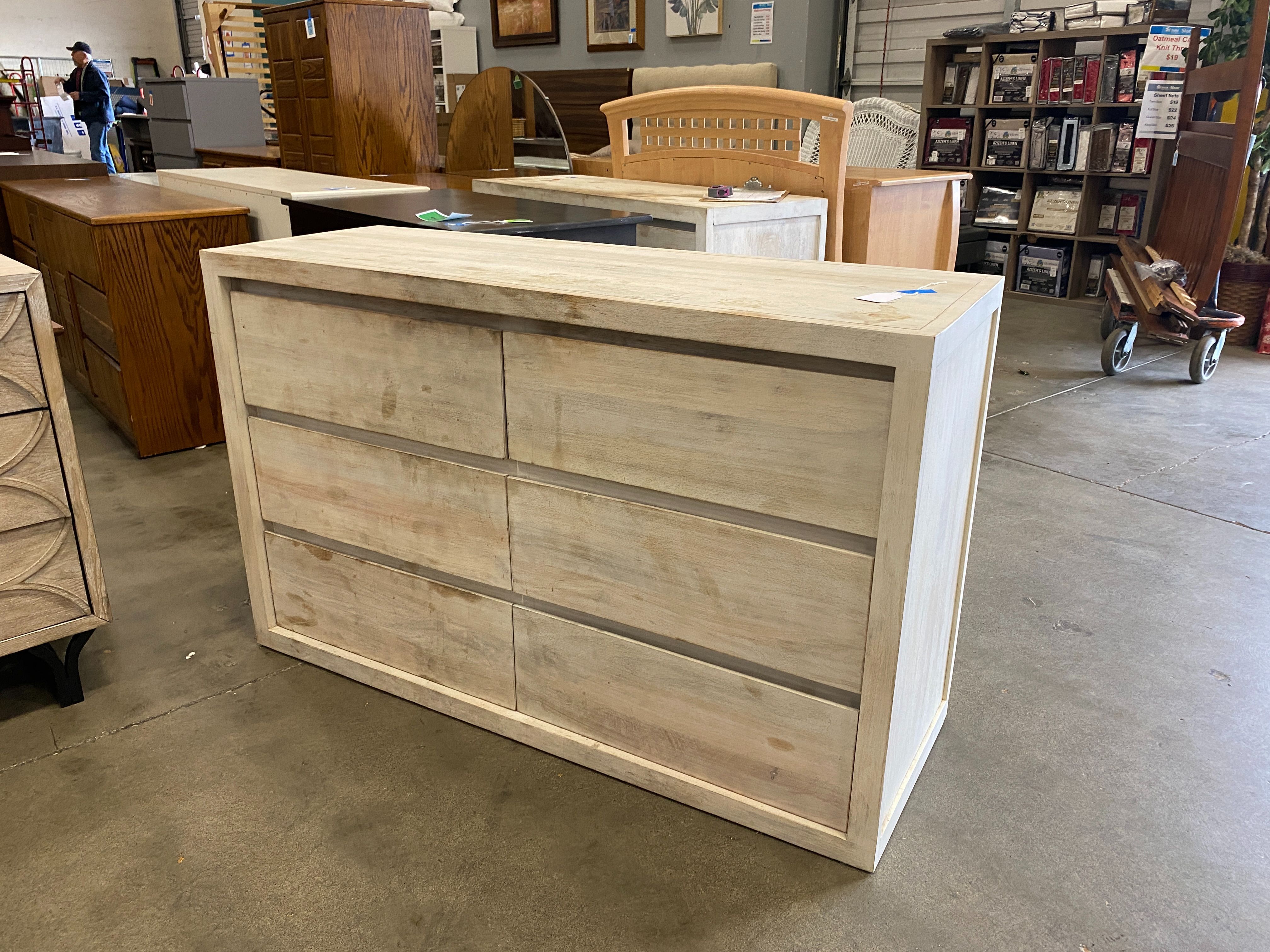 William Sonoma Weathered Look Whitewash 6 Drawer Dresser