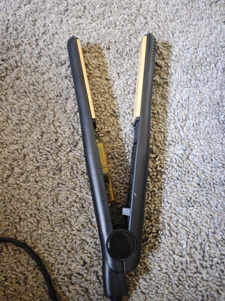 Revlon Hair Straightener (near west LA)