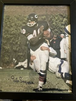 🏈 GALE SAYERS * (16”x20”) AUTOGRAPHED & FRAMED PHOTOGRAPH (w/COA) 🏈