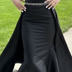 Prom Dress Was $800 Asking $250 Click On First Picture It Will Show You Full Dress 