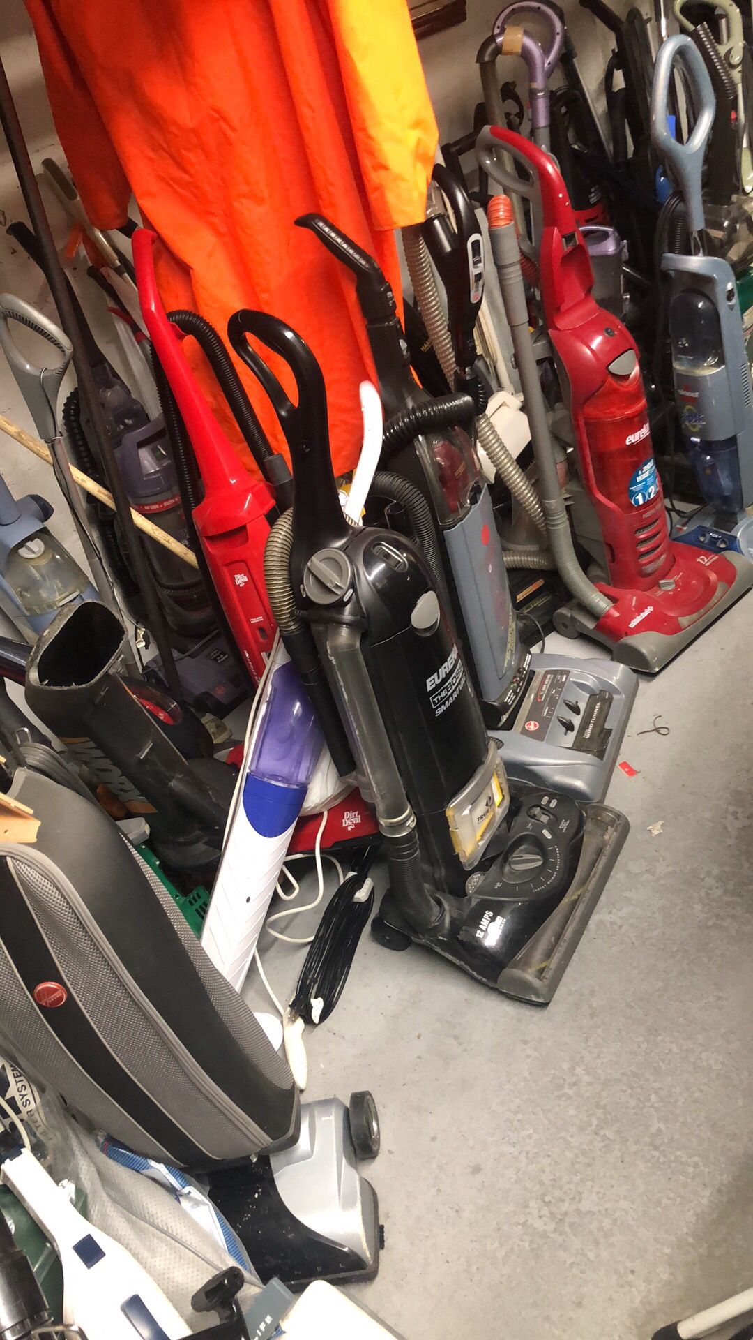 All kinds vacuums they all work great