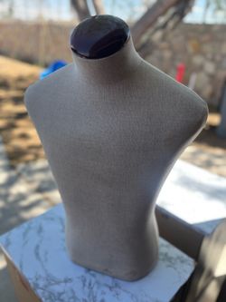 Mannequin display for shirts