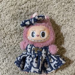 LABUBU DIOR 