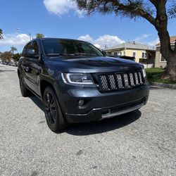 2012 JEEP GRAND CHEROKEE FLEX FUEL 142K MILES RUNS XLNT CLEAN TITLE  LEATHER PANORAMA SUNROOF BACK UP CAMERA SUPER CLEAN  MUST SELL SOON 