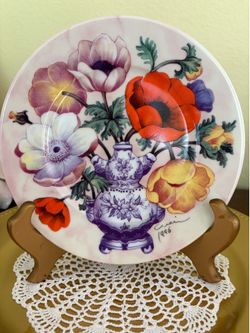 Vintage Henriette 1996 Floral Decorative Plate