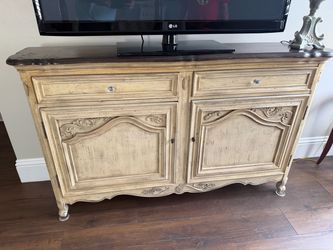 Vintage French Provincial Buffet / Media Console 60x12x37in