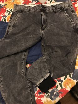 Levi’s chino joggers