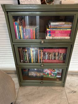 Sweet bookshelf